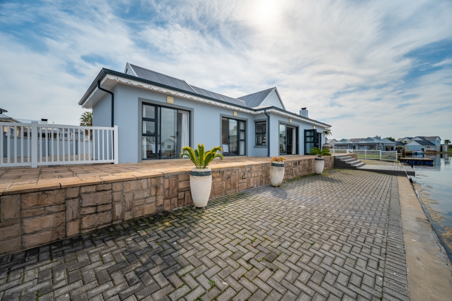 5 Bedroom Property for Sale in Marina Martinique Eastern Cape